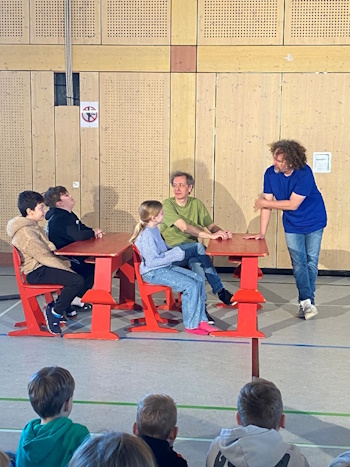 theater_mobbing_2.jpg